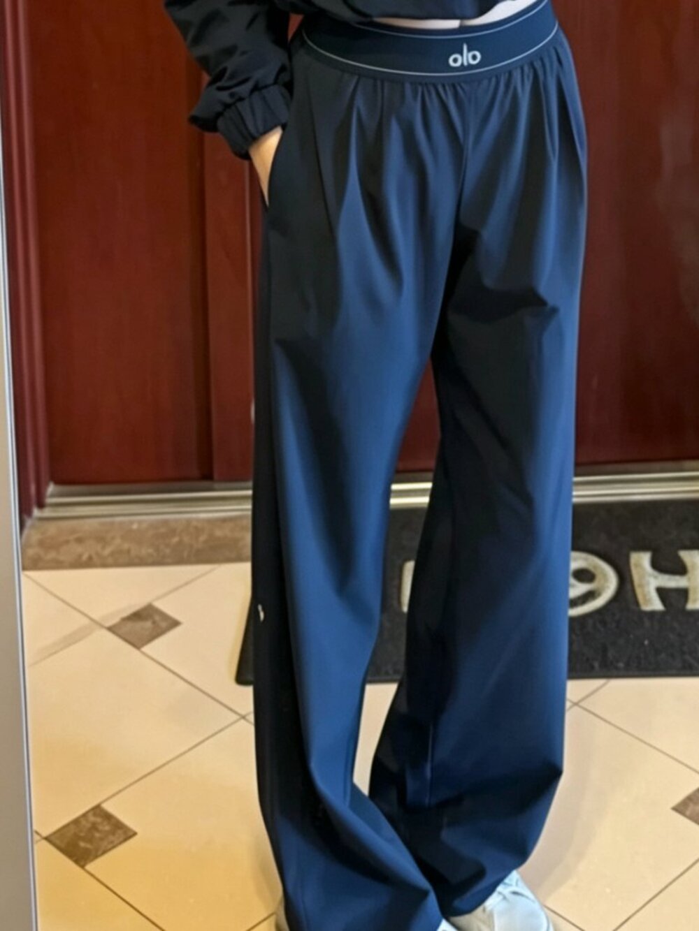 📮Brand new with tags 💎Alo Yoga Navy Wide Leg Flowing Pants (Regular)
